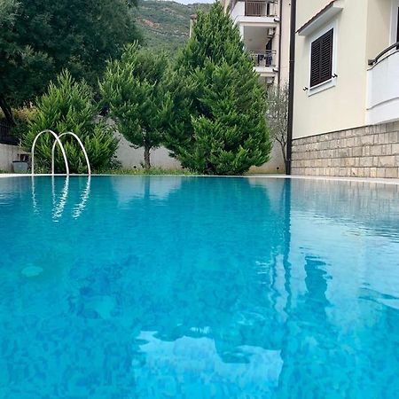 Lastochka.Mne Apartments Baošići Esterno foto