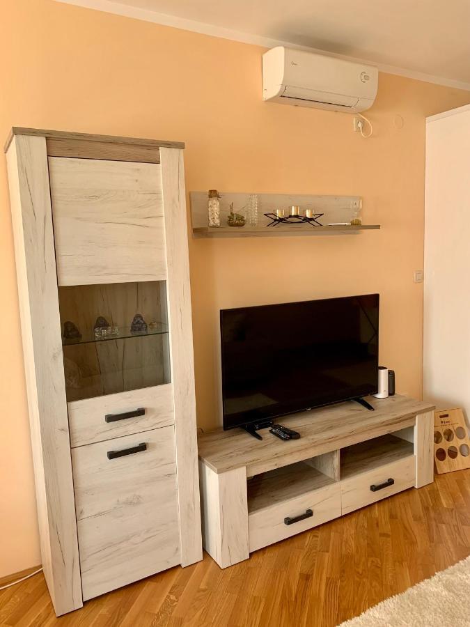 Lastochka.Mne Apartments Baošići Esterno foto