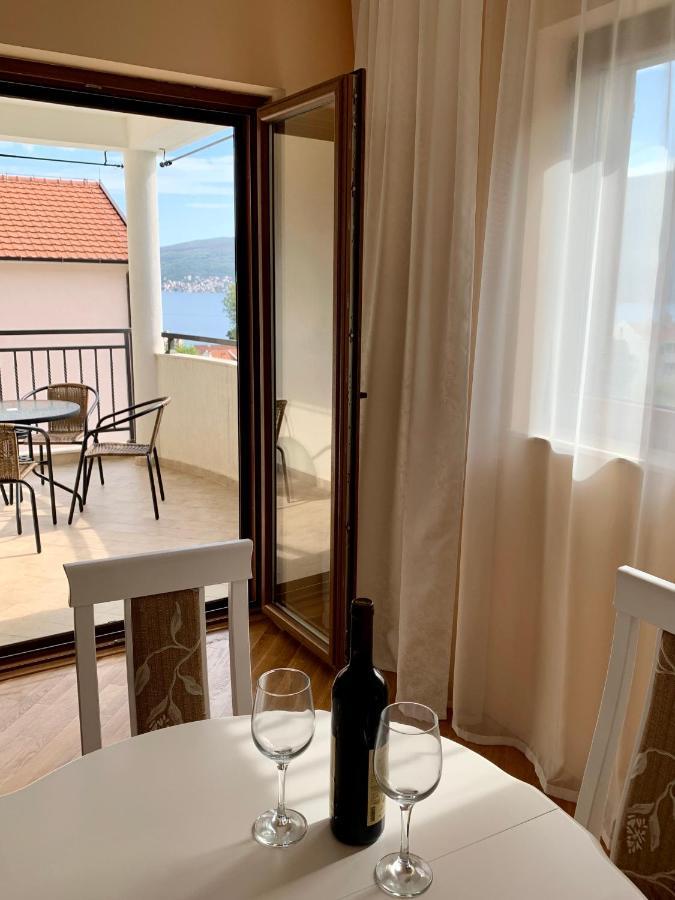 Lastochka.Mne Apartments Baošići Esterno foto