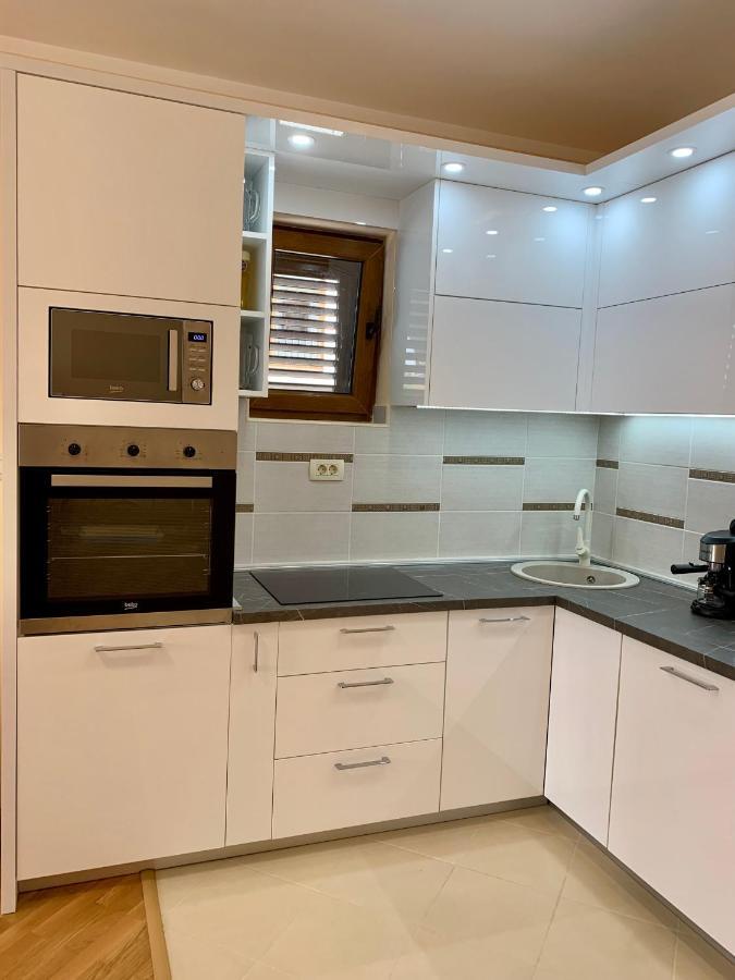 Lastochka.Mne Apartments Baošići Esterno foto