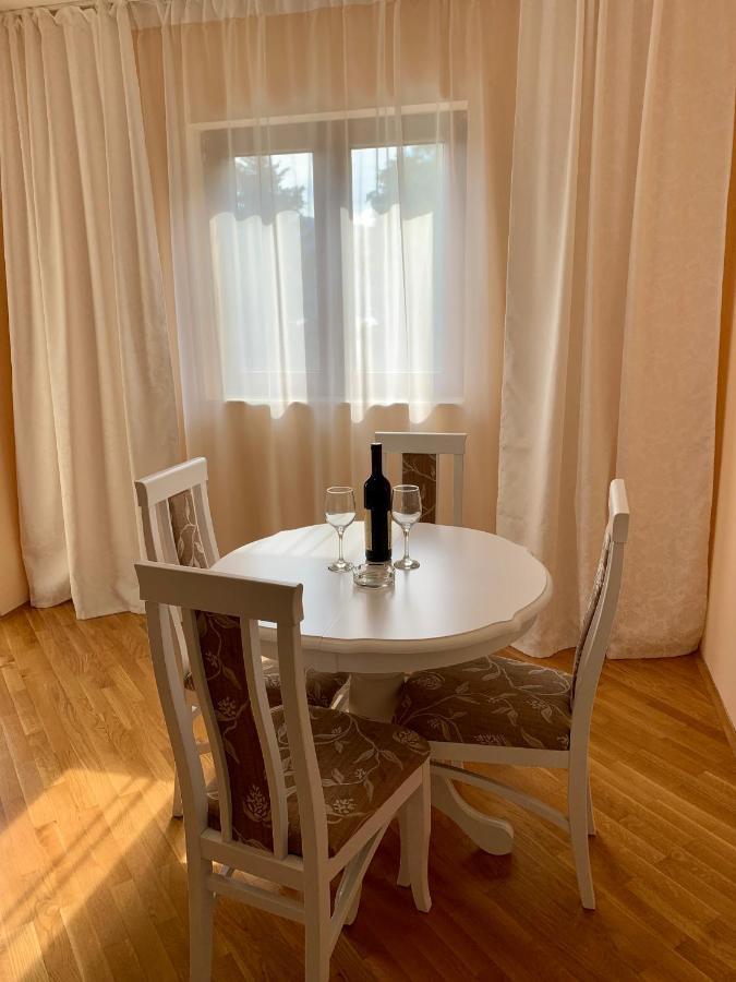 Lastochka.Mne Apartments Baošići Esterno foto