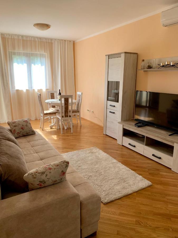 Lastochka.Mne Apartments Baošići Esterno foto