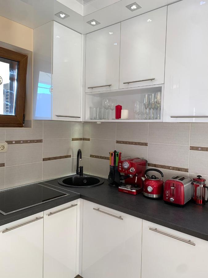 Lastochka.Mne Apartments Baošići Esterno foto