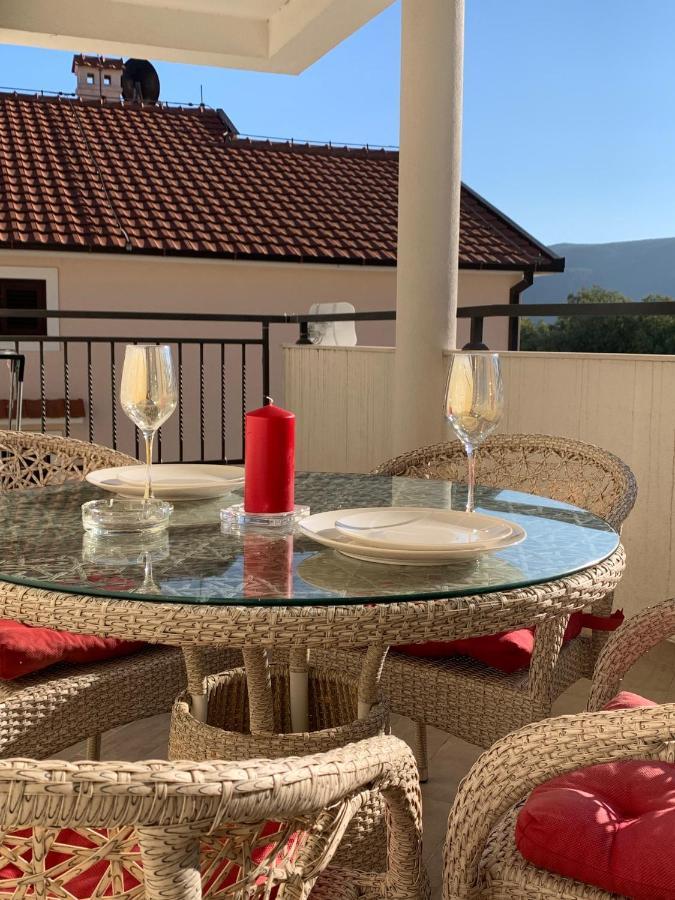 Lastochka.Mne Apartments Baošići Esterno foto
