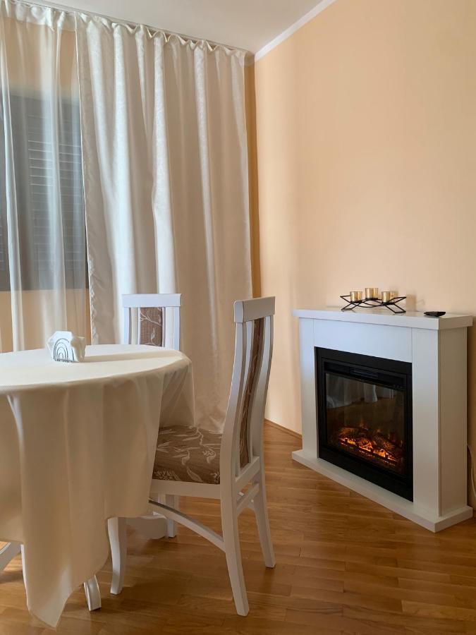 Lastochka.Mne Apartments Baošići Esterno foto
